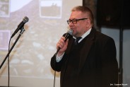 Na zdjęciu Krystan Hadasz rozpoczynający galę