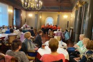 Widok na salę w Wili Fitznera podczas występu Chóru Wesoła Jesień