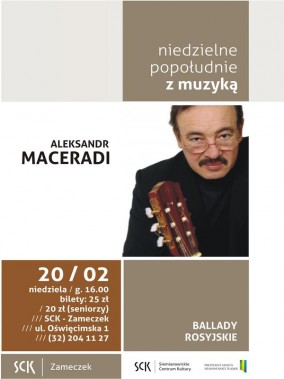 Zdjęcie ubranego na czarno muzyka Aleksandra Maceradiego, trzymającego w ręku gitarę. Obok…