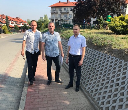 Odbiór techniczny nowego chodnika przy ul. Łokietka.