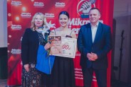 Laureatka I miejsca Martyna Zygadło z Zastępcą Prezydenta Miasta Martą Suchanek-Bijak i…