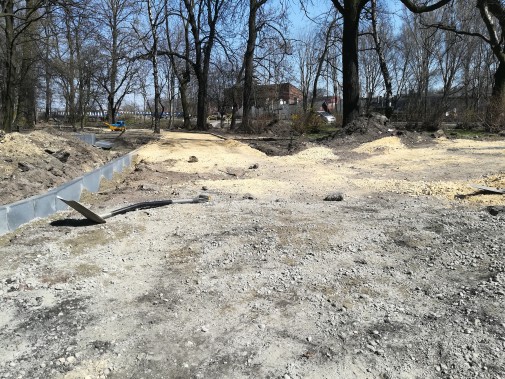 Trwa budowa skweru przy ul. Waryńskiego