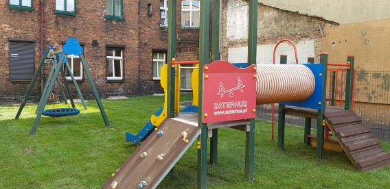 Plac zabaw przy ul Matejki 4