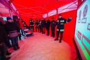 Pokaz siemianowickich strażaków przyciągnął pierwszych sześćdziesięciu wolontariuszy, uczniów…