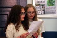 Młodzież w trakcie warsztatów