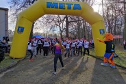 Uczestnicy Biegu Mikołajów i Mikołajek oraz Nordic Walking z tygrysem
