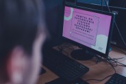 Widok ekranu monitora jednego z uczestników "Napadu na Bank"