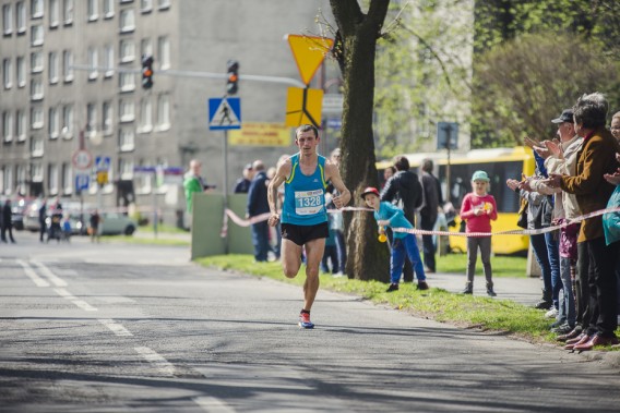 Paweł Olijnik wygrywa XXIII Bieg Wojciecha Korfantego
