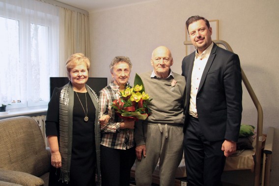 Państwo Urbańscy odznaczeni Medalem Dwóch Róż.