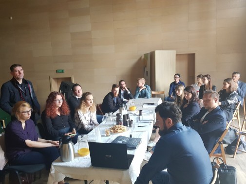 Członkowie komisji i uczestnicy konkursu