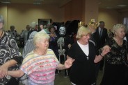 Bal przebierańców w Klubie Seniora Wesoła Jesień - zdjęcie 15