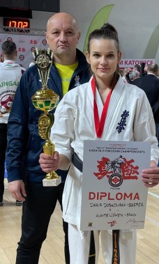 Daria Dobkowska Szefer  z pucharem i dyplomem wraz z Andrzejem Maneckim na 34 Wagowych…