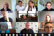 Na monitorach uczestnicy spotkania z Lechem Wałęsą