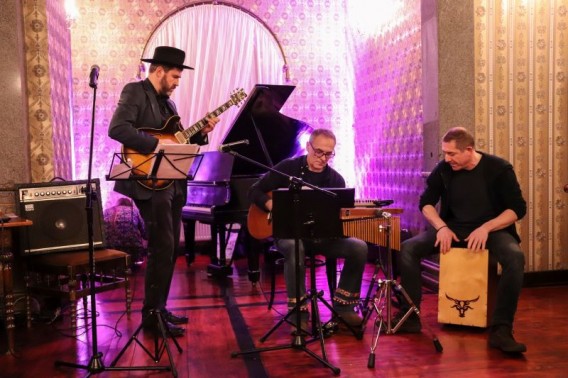 Muzycy występujący na scenie Willi Fitznera