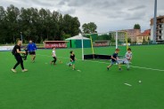 Pokazowa lekcja hokeja na trawie w ramach Święta GZM