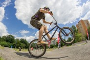 Pokazy efektownej jazdy na pumptracku.