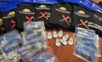 Policjanci gadżetami promują kampanię "Nie reagujesz-akceptujesz"