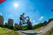 Uczestnicy zawodów na Pumptracku