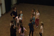 Na sali widowiskowej SCK- Bytków trwają warsztaty teatralne dla dzieci w ramach Akcji Lato.…