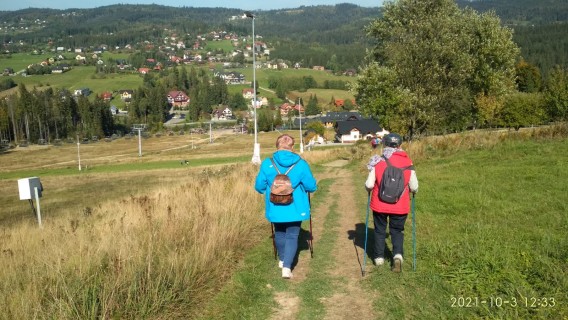 Uczestniczki na trasie marszu