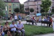 Widzowie na koncercie plenerowym