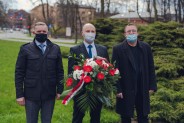 Od lewej: sekretarz miasta Adam Skowronek, wiceprzewodniczący Rady Miasta Grzegorz Mól, naczelnik…