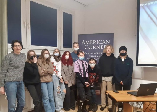 Amwwrican Corner