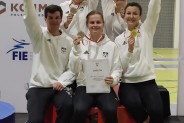 Drużynowe Mistrzynie Polski w szpadzie kobiet z MP w Raszynie - drużyna AZS AWF Kraków w…