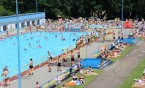 Basen kąpielowy w Pszczelniku czynny dłużej