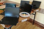 W związku ze zdalną  nauką  uczniowie wykorzystują różne środki komunikacji elektronicznej.…