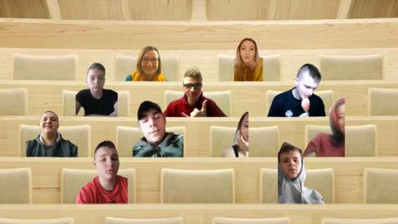 Uczestnicy Międzynarodowego Dnia Języka Ojczystego