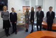 Uczestnicy konkursu z dyrektor ZSTiO Meritum