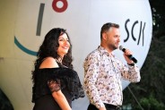 Na scenie artyści Naira Ayvazyan i Tomasz Białek. Usmiechają się do zgromadzonej publiczności