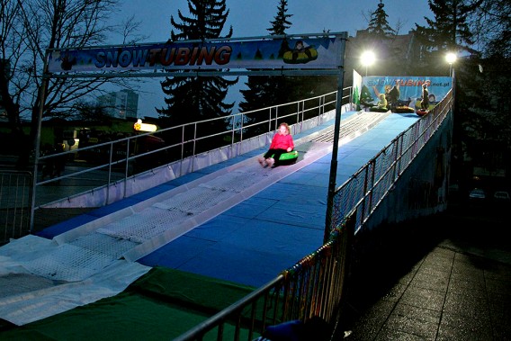 Rampa zjazdowa "Snowtuba" na siemianowickim Rynku