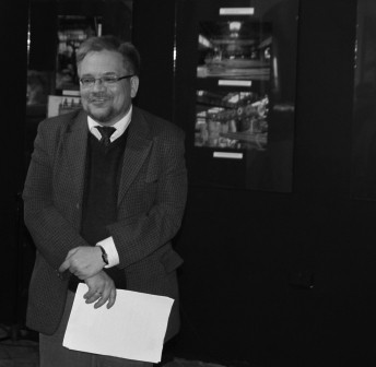 Dyrektor Krystian Hadasz