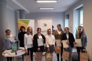 Grupa laureatów