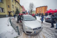 Pokaz siemianowickich strażaków przyciągnął pierwszych sześćdziesięciu wolontariuszy, uczniów…