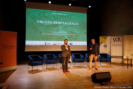 Piotr Bańczyk podczas konferencji związanej z rewitalizacją Pałacu Donnersmarcków.