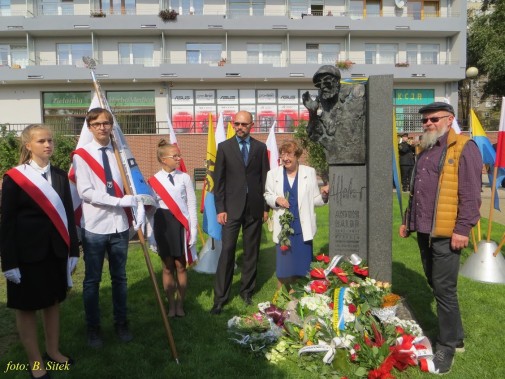 Odsłonięcie popiersia Antoniego Halora w w Galerii Artystycznej w Katowicach
