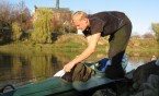 Poszukiwacz skarbów w kajaku