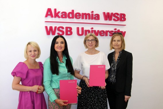 Uczestniczki podpisania porozumienia o współpracy
