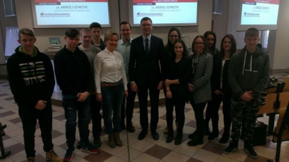 Uczniowie Śniadeka z nadins. A. Szymczykiem