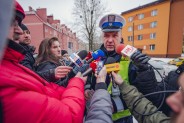 Pokaz siemianowickich strażaków przyciągnął pierwszych sześćdziesięciu wolontariuszy, uczniów…