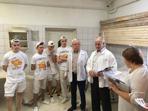 Uczestnicy rywalizacji piekarskiej