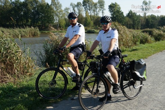 Policjanci na rowerach