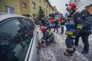 Pokaz siemianowickich strażaków przyciągnął pierwszych sześćdziesięciu wolontariuszy, uczniów…