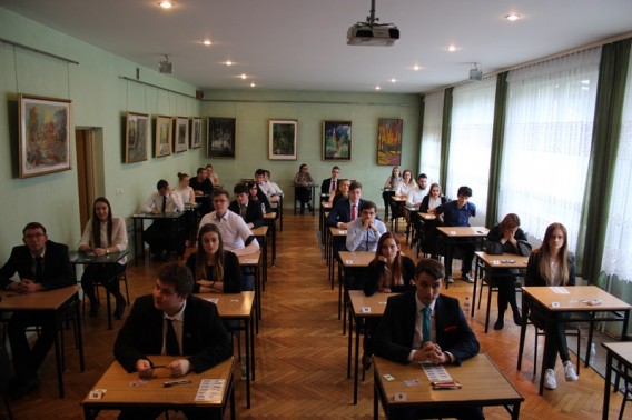 Maturzyści w ZSTiO Meritum