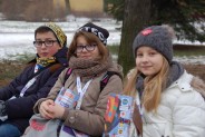 Uczniowie i absolwenci Szkoły Podstawowej nr 13 zbierają datki podczas 24 Finału WOŚP