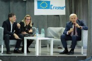 Premier Jerzy Buzek z wizytą w V LO ZSS.