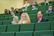 Jury na widowni - Katarzyna "Puma" Piasecka, Alicja Boncol i Bohdan Wantuła. W tle uczestnicy